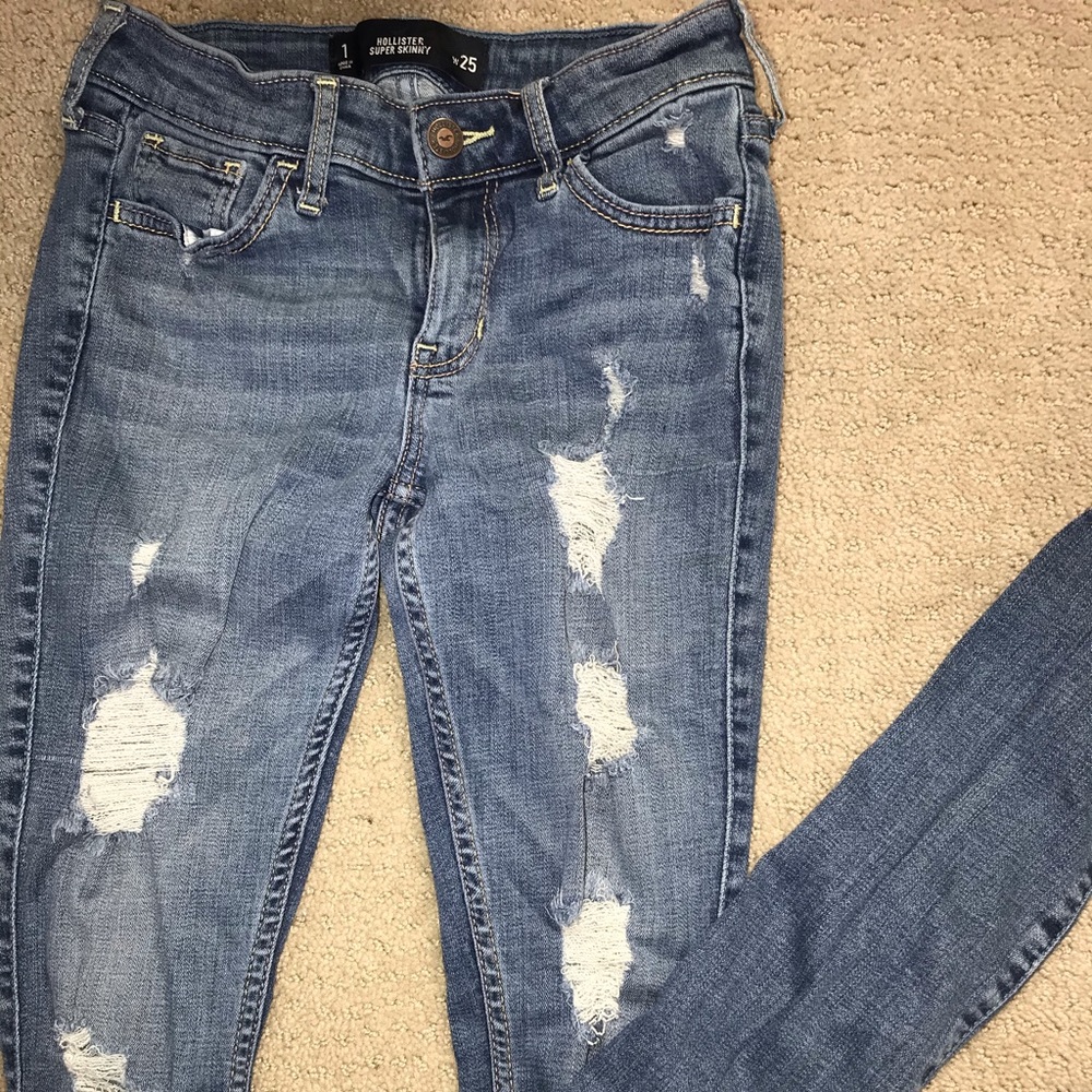 Hollister ripped skinny jeans
